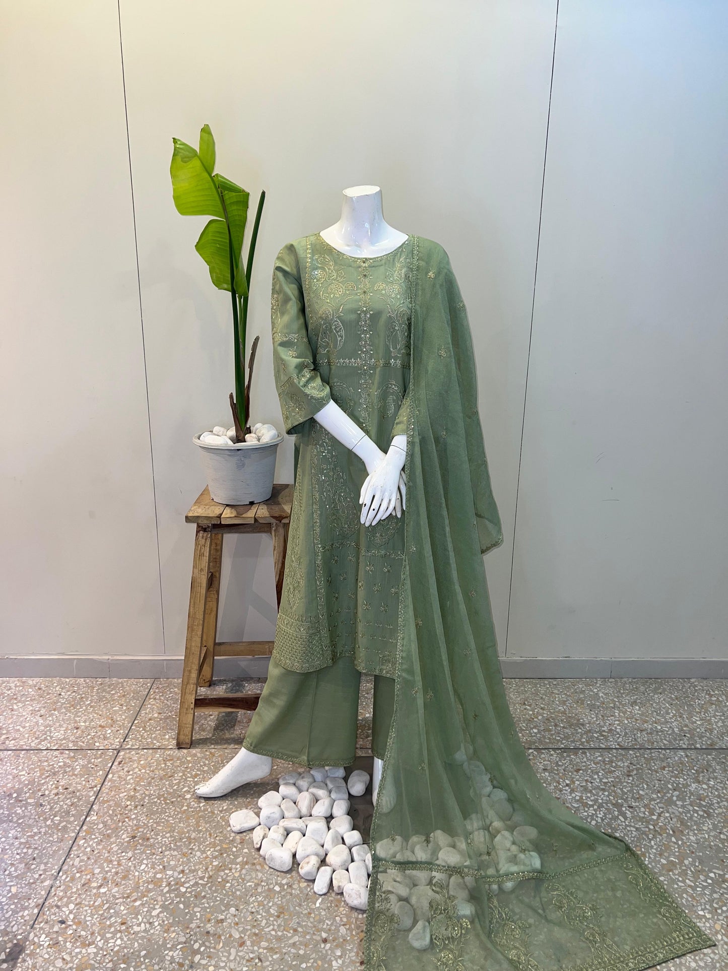 Izel/pistachio